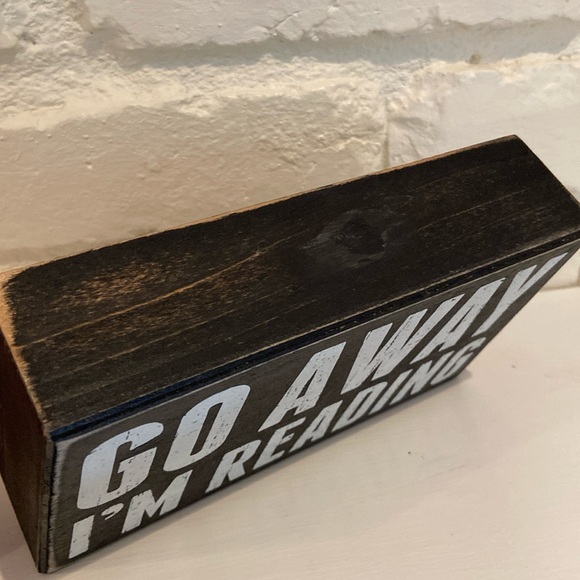 “Go away I’m reading” sign! - Picture 4 of 4